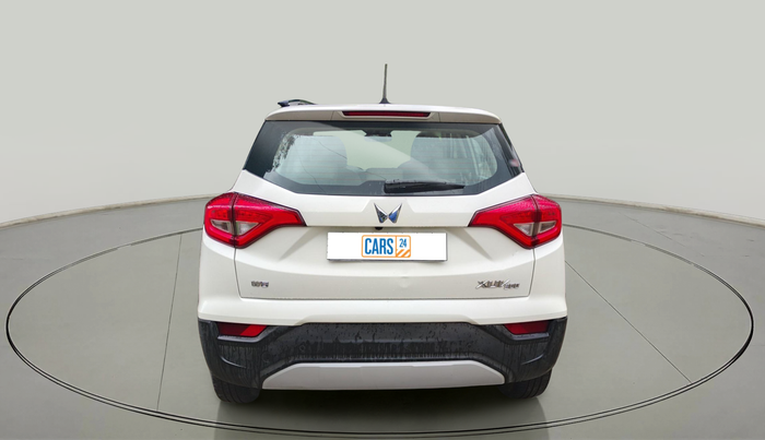 2023 Mahindra XUV300 W8 (O) 1.5 DIESEL, Diesel, Manual, 1,04,087 km, exterior