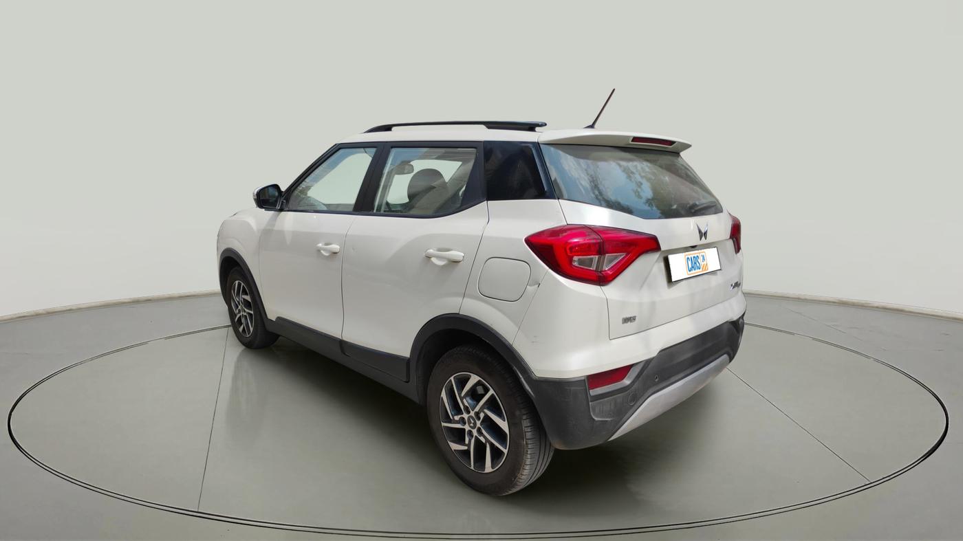2023 Mahindra XUV300 W8 (O) 1.5 DIESEL, Diesel, Manual, 1,04,087 km, exterior