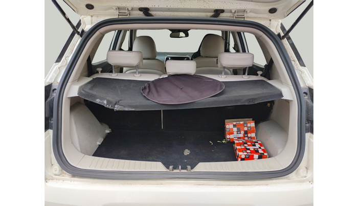 2023 Mahindra XUV300 W8 (O) 1.5 DIESEL, Diesel, Manual, 1,04,087 km, exterior