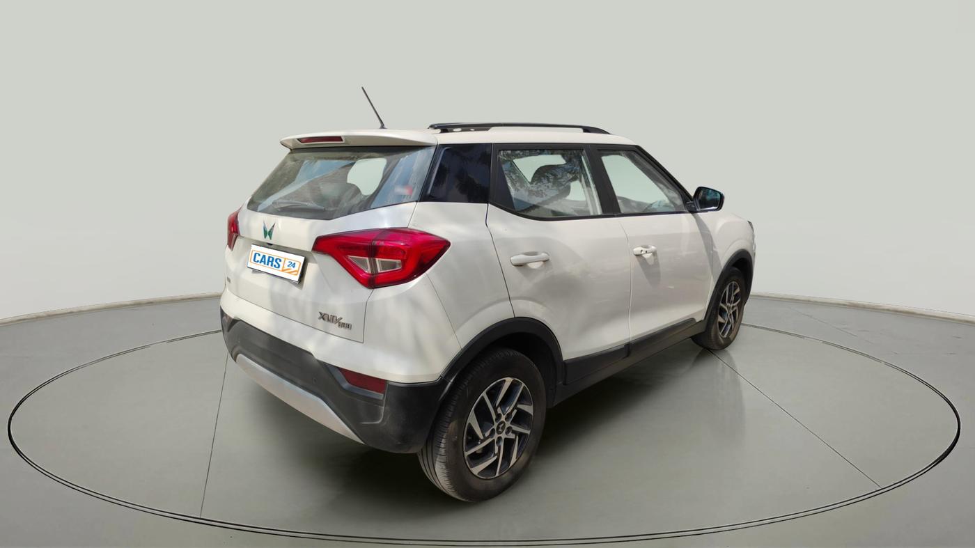 2023 Mahindra XUV300 W8 (O) 1.5 DIESEL, Diesel, Manual, 1,04,087 km, exterior