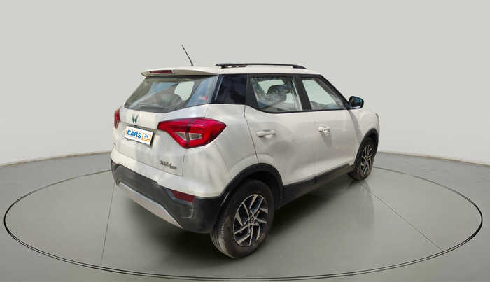 2023 Mahindra XUV300 W8 (O) 1.5 DIESEL, Diesel, Manual, 1,04,087 km, exterior