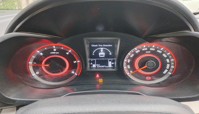 2023 Mahindra XUV300 W8 (O) 1.5 DIESEL, Diesel, Manual, 1,04,087 km, interior