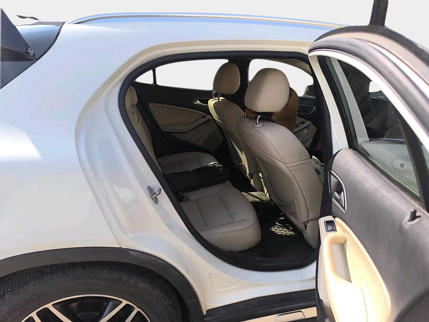 2017 Mercedes Benz GLA Class 200 CGI SPOTRS, Petrol, Automatic, 78,494 km, interior
