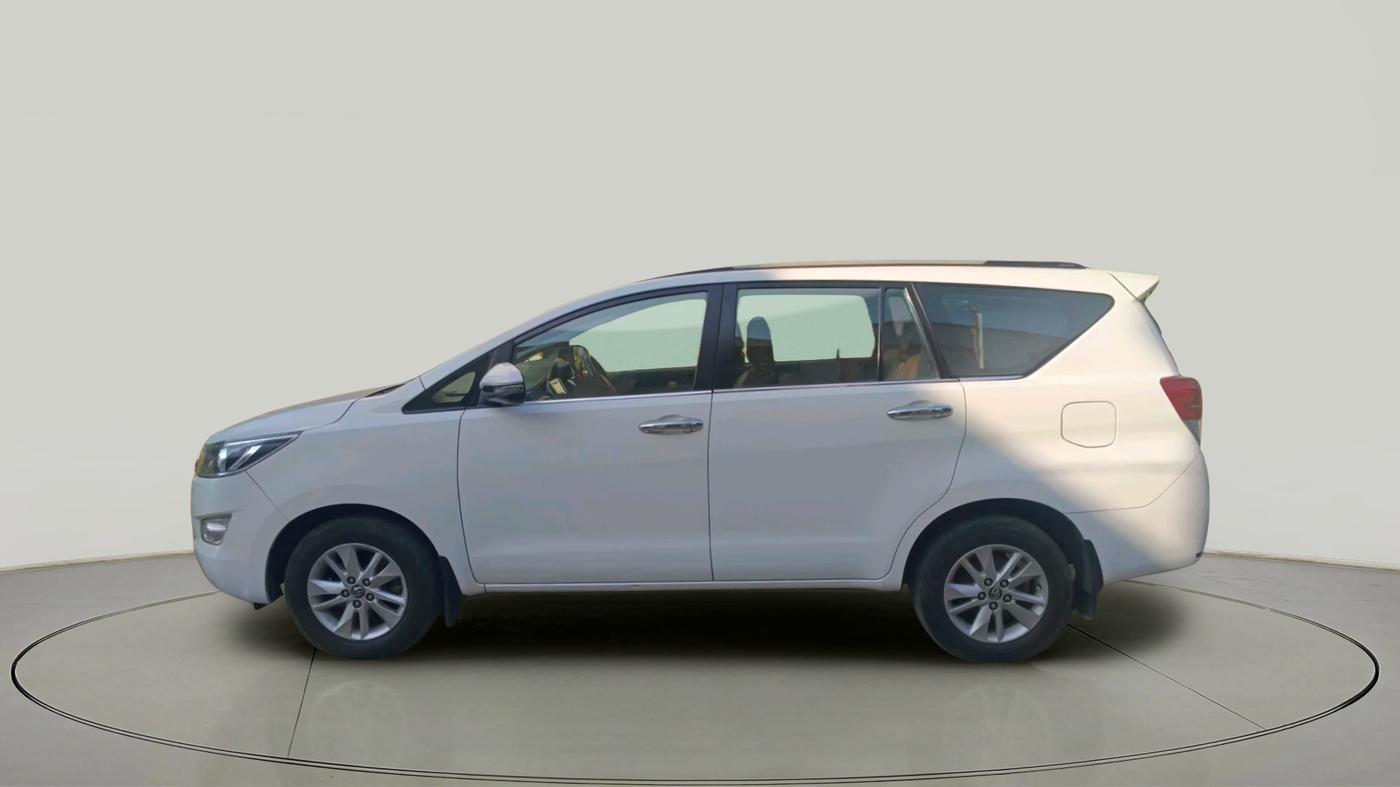 2019 Toyota Innova Crysta 2.4 G 8 STR, Diesel, Manual, 1,93,262 km, exterior
