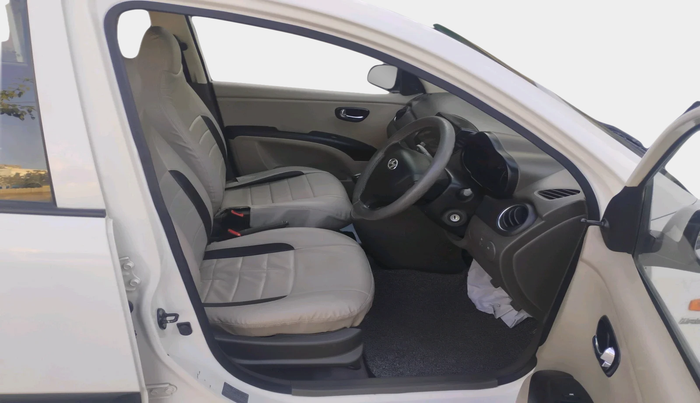 2015 Hyundai i10 SPORTZ 1.2, Petrol, Manual, 72,125 km, interior