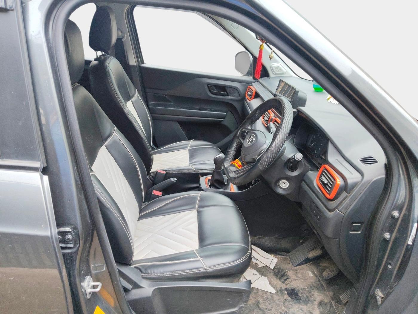 2023 Tata PUNCH ADVENTURE MT, Petrol, Manual, 33,867 km, interior