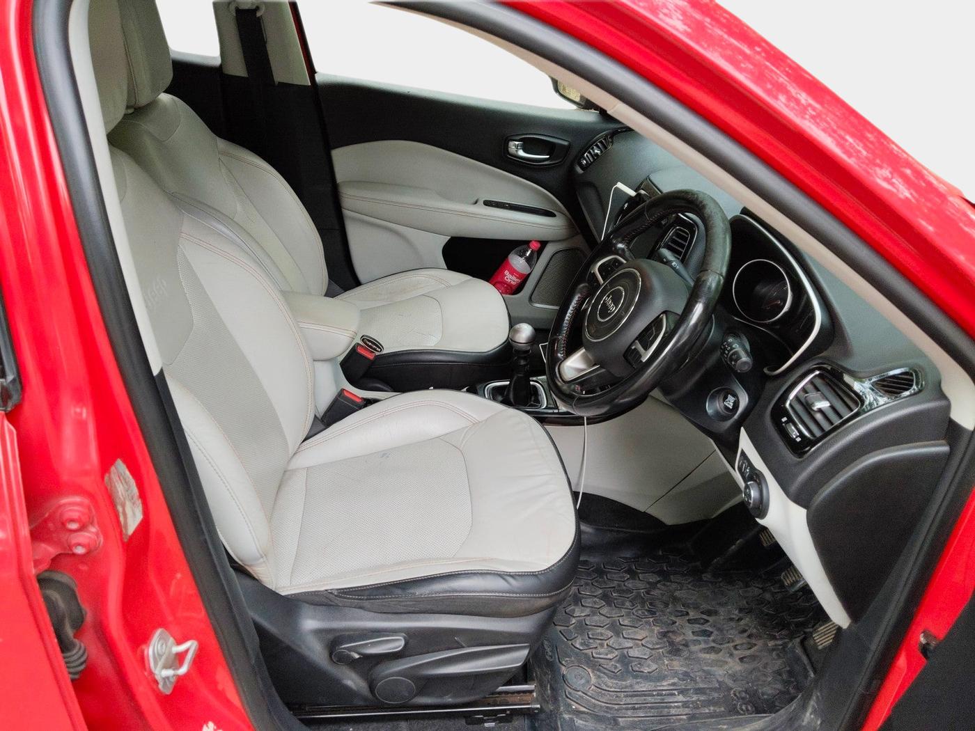 2018 Jeep Compass LIMITED 2.0 DIESEL, Diesel, Manual, 1,72,357 km, interior