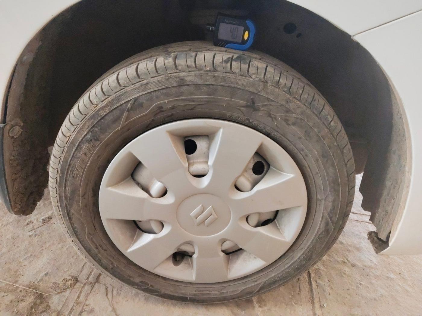 2018 Maruti Wagon R 1.0 LXI CNG, Petrol, Manual, 42,567 km, tyre