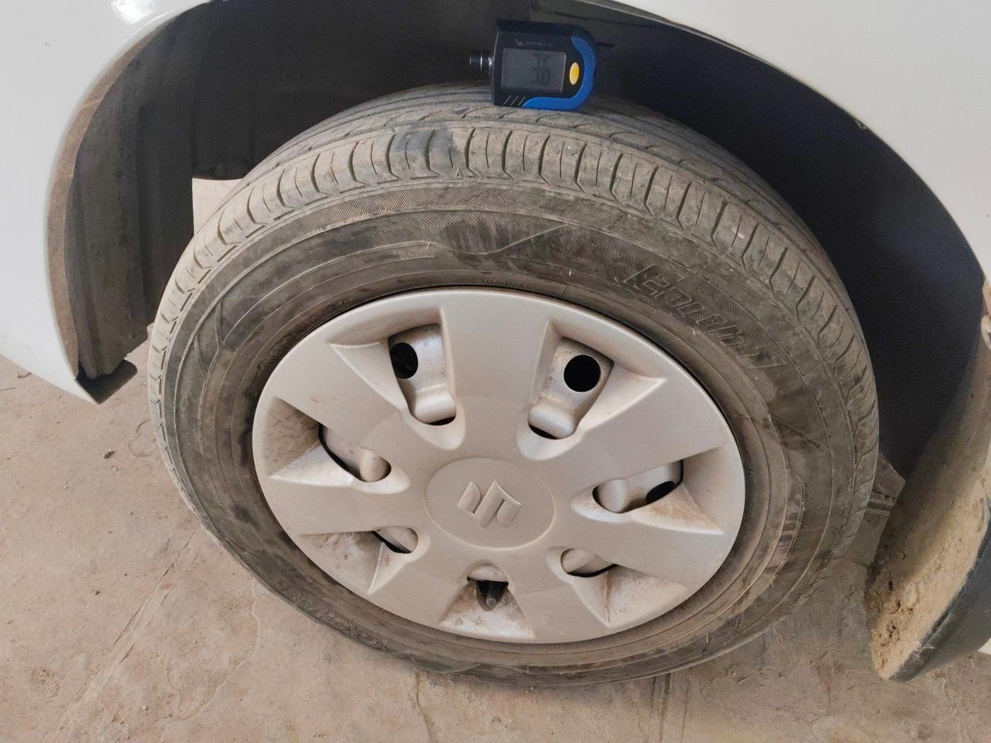 2018 Maruti Wagon R 1.0 LXI CNG, Petrol, Manual, 42,567 km, tyre