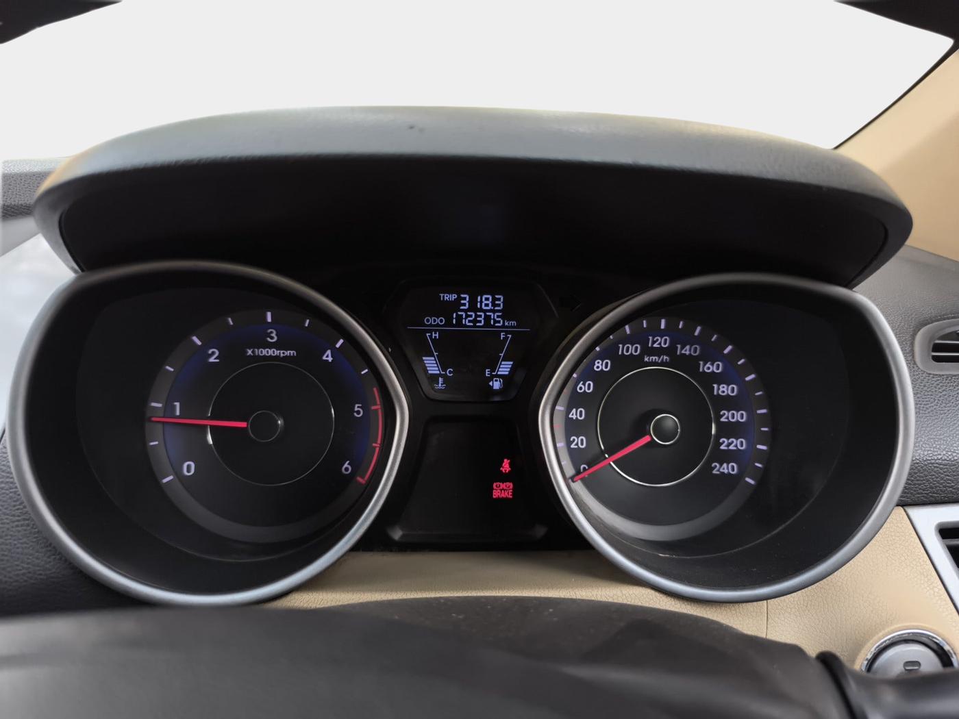 2013 Hyundai New Elantra 1.6 SX (O) MT CRDI, Diesel, Manual, 1,72,375 km, interior