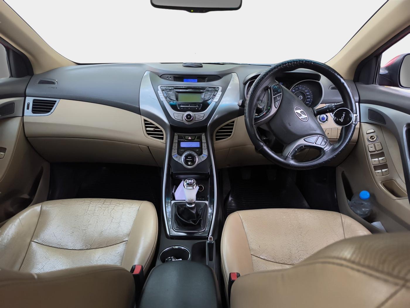 2013 Hyundai New Elantra 1.6 SX (O) MT CRDI, Diesel, Manual, 1,72,375 km, interior