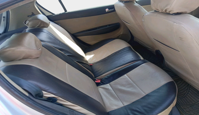 2011 Hyundai i20 SPORTZ 1.2, Petrol, Manual, 1,77,955 km, interior