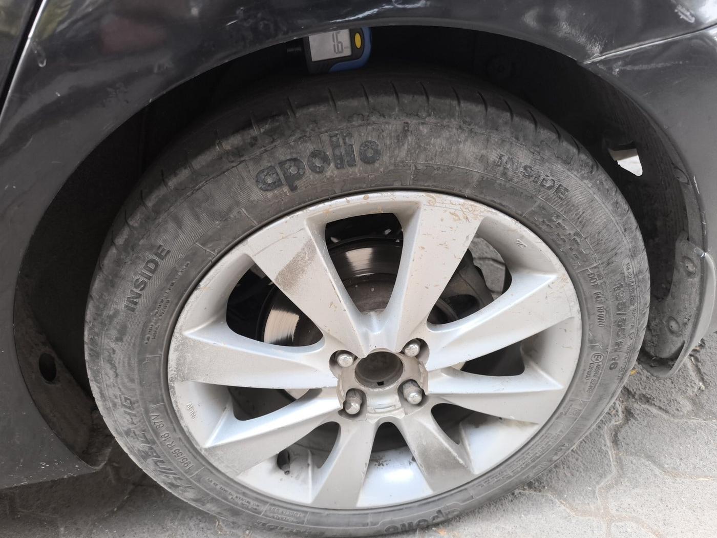 2012 Hyundai Verna FLUIDIC 1.6 CRDI SX, Diesel, Manual, 2,52,834 km, tyre