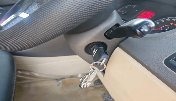 2011 Volkswagen Vento HIGHLINE DIESEL 1.6, Diesel, Manual, 1,54,689 km, interior