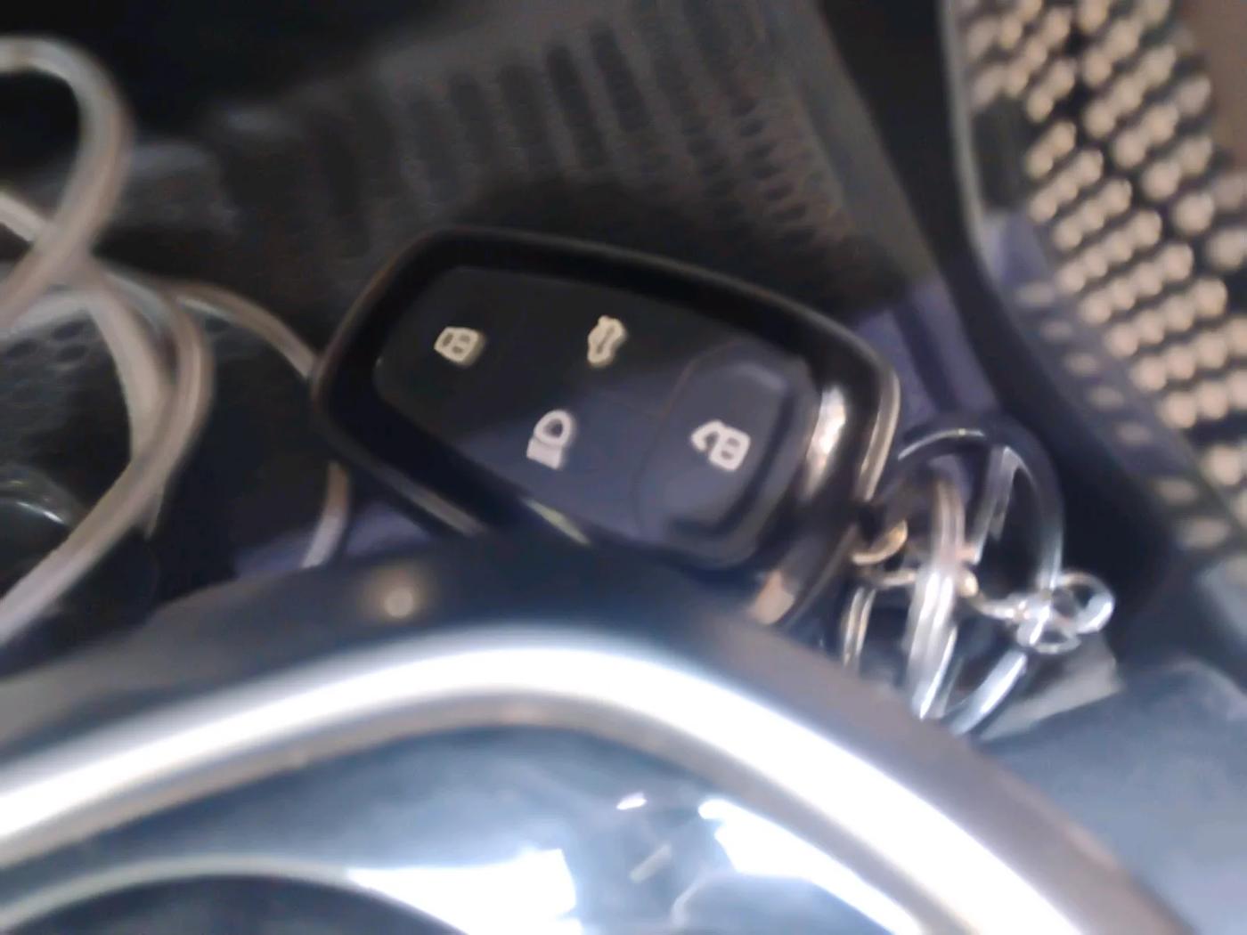 2019 Tata Harrier XZ 2.0L, Diesel, Manual, 1,06,699 km, interior