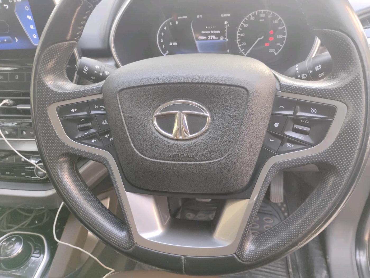 2019 Tata Harrier XZ 2.0L, Diesel, Manual, 1,06,699 km, interior