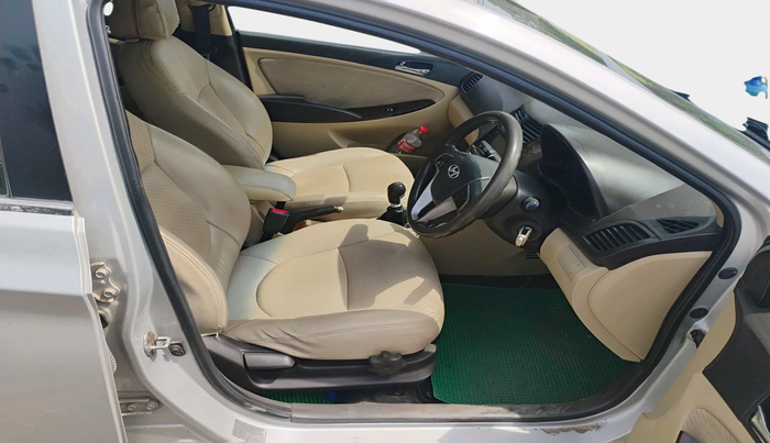 2014 Hyundai Verna FLUIDIC 1.6 VTVT EX, Petrol, Manual, 2,40,414 km, interior