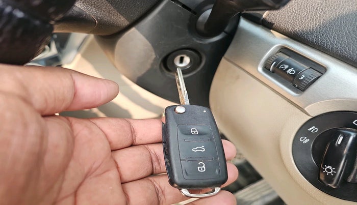 2011 Skoda Yeti ELEGANCE 2.0 TDI CR 4X4, Diesel, Manual, 1,80,087 km, interior