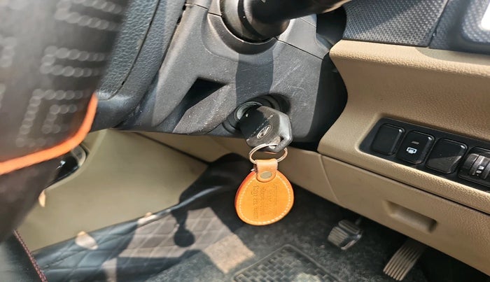 2016 Mahindra TUV300 T8 AMT, Diesel, Automatic, 1,18,378 km, interior