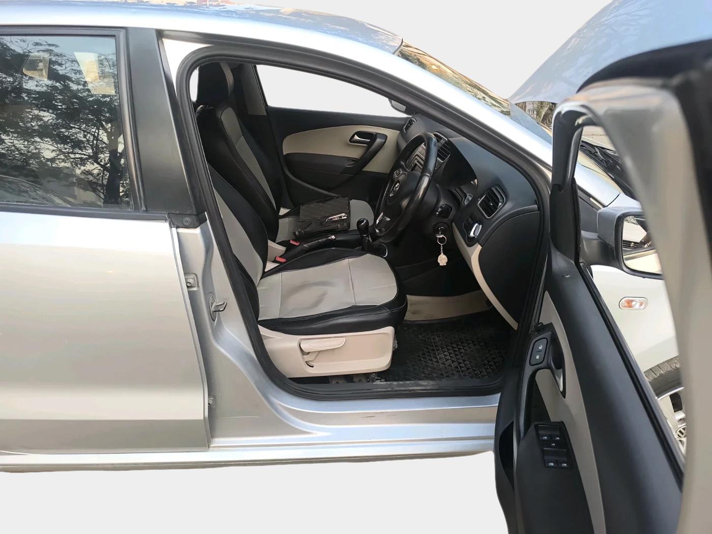 2014 Volkswagen Polo HIGHLINE1.2L, Petrol, Manual, 90,272 km, interior