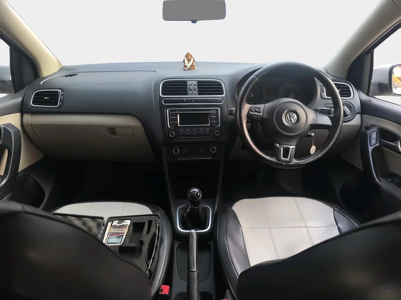 2014 Volkswagen Polo HIGHLINE1.2L, Petrol, Manual, 90,272 km, interior