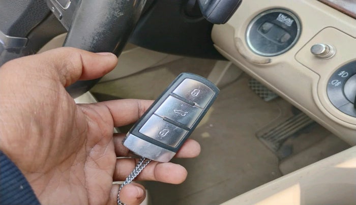 2011 Volkswagen Passat HIGHLINE DSG, Diesel, Automatic, 1,05,428 km, interior