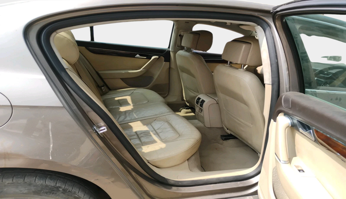 2011 Volkswagen Passat HIGHLINE DSG, Diesel, Automatic, 1,05,428 km, interior