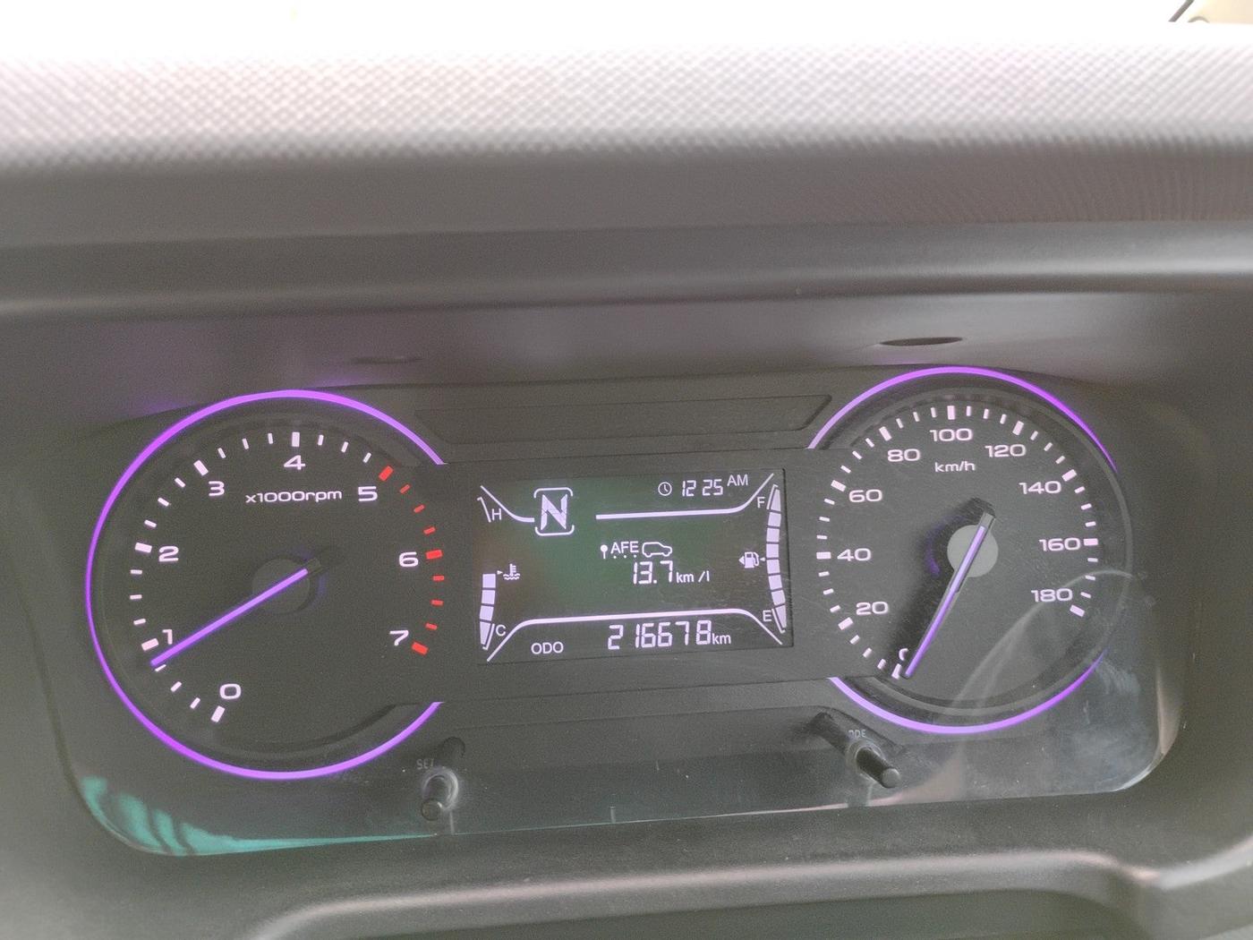 2018 Mahindra MARAZZO M2 8 STR, Diesel, Manual, 2,16,678 km, interior