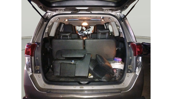 2016 Toyota Innova Crysta 2.4 VX 7 STR, Diesel, Manual, 84,608 km, exterior