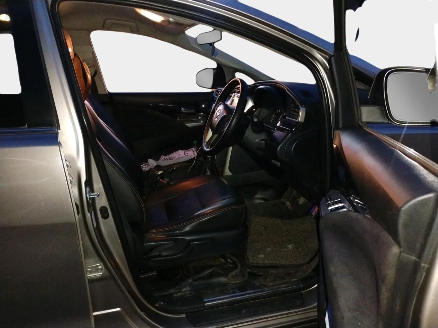 2016 Toyota Innova Crysta 2.4 VX 7 STR, Diesel, Manual, 84,608 km, interior