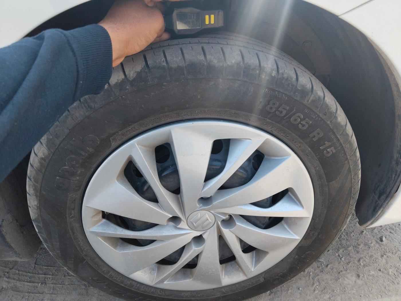 2023 Maruti Baleno DELTA 1.2 AGS, Petrol, Automatic, 28,700 km, tyre