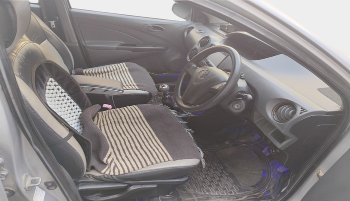 2013 Toyota Etios Liva GD, Diesel, Manual, 1,70,170 km, interior