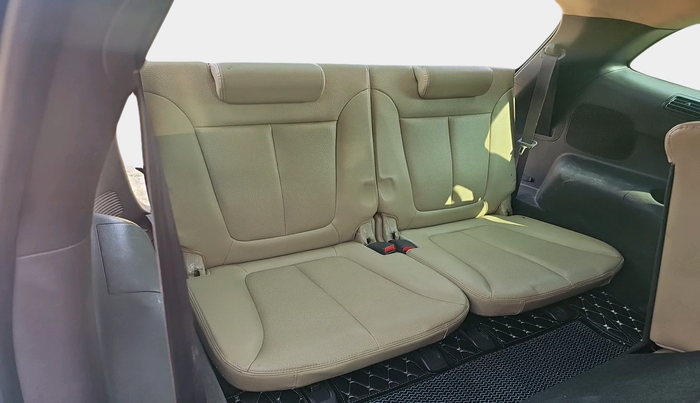 2010 Hyundai Santa Fe 4 WD, Diesel, Manual, 1,39,680 km, interior