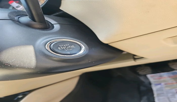 2023 Skoda SLAVIA STYLE 1.0L TSI MT, Petrol, Manual, 29,790 km, interior