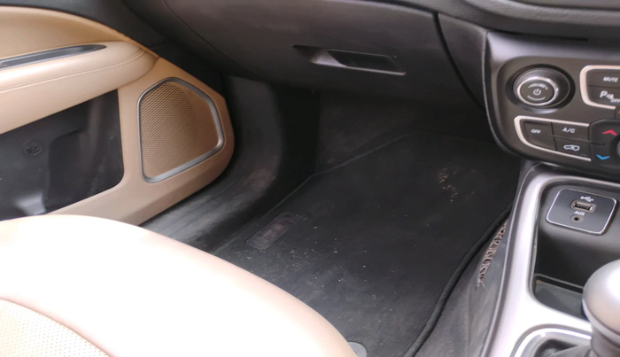 2018 Jeep Compass LONGITUDE (O) 2.0 DIESEL, Diesel, Manual, 2,13,476 km, interior