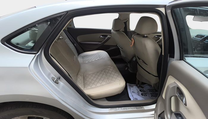 2013 Skoda Rapid ELEGANCE 1.6 TDI CR MT, Diesel, Manual, 1,23,456 km, interior