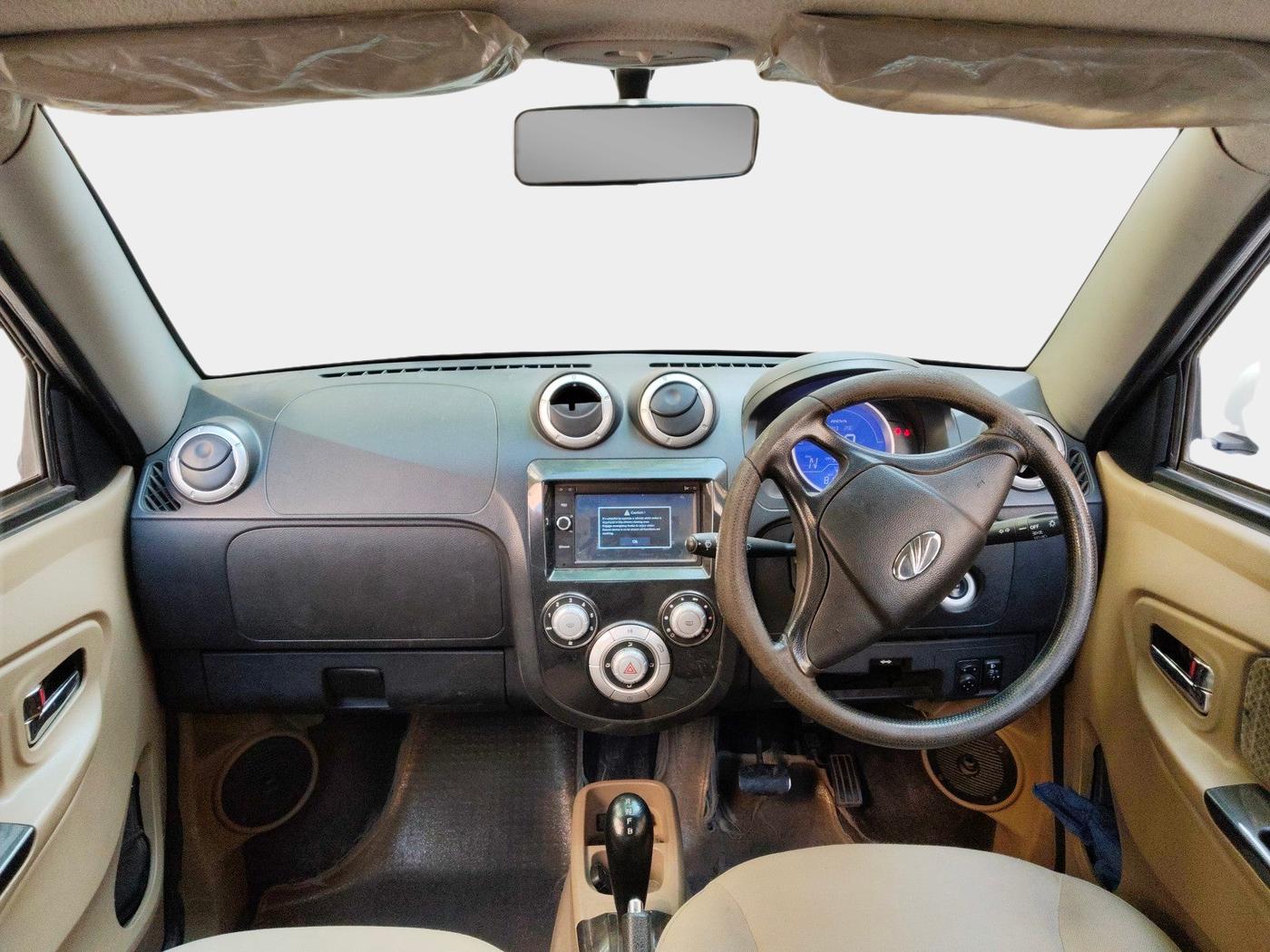 2017 Mahindra E20 Plus P6, Electric, Automatic, 95,749 km, interior