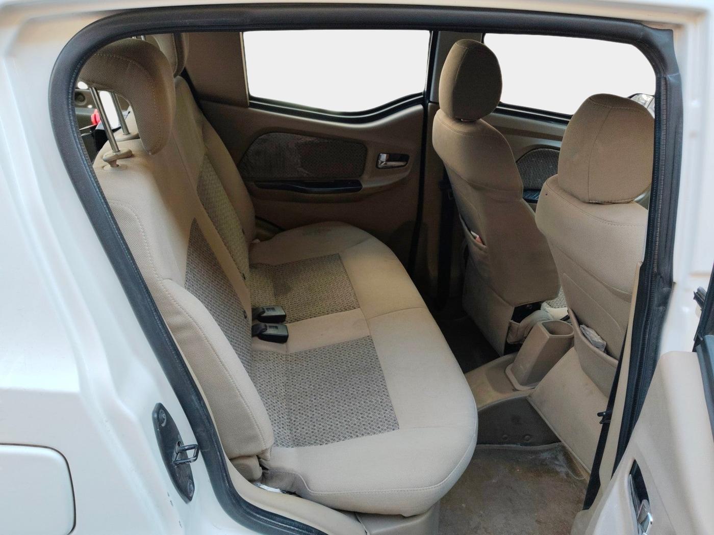 2017 Mahindra E20 Plus P6, Electric, Automatic, 95,749 km, interior