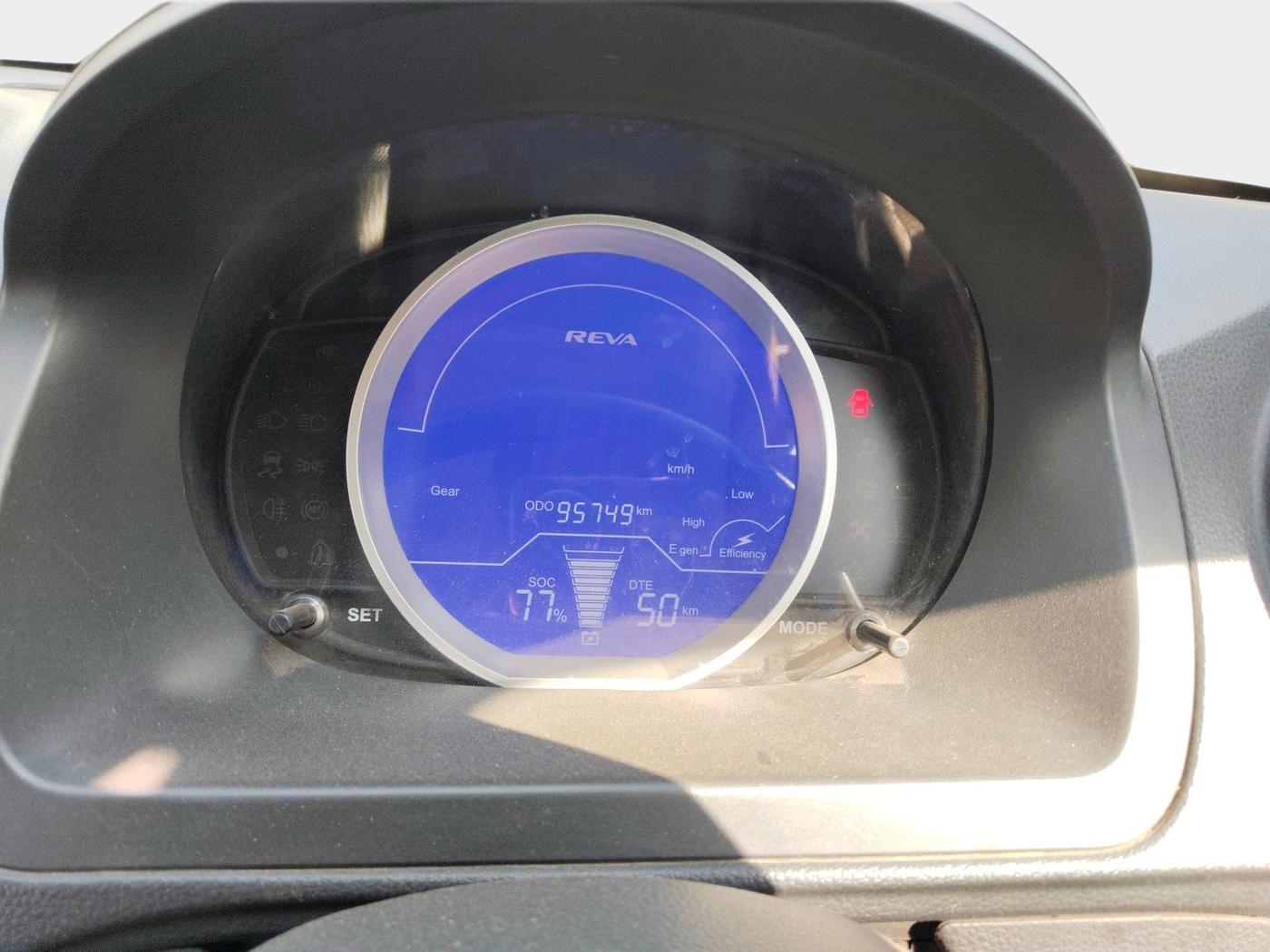 2017 Mahindra E20 Plus P6, Electric, Automatic, 95,749 km, interior