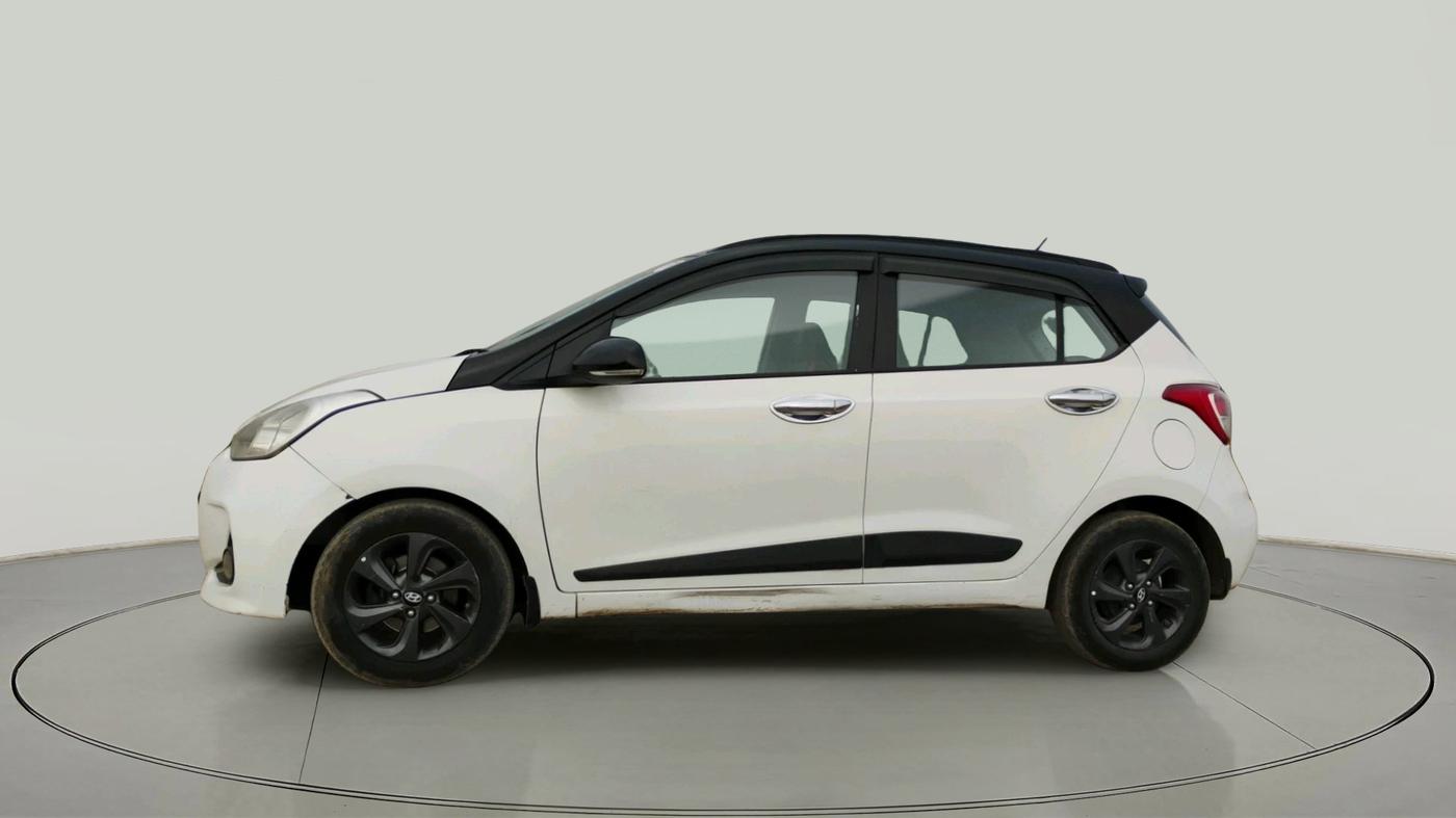 2018 Hyundai Grand i10 SPORTZ U2 1.2 KAPPA CRDI DUAL TONE, Diesel, Manual, 1,17,579 km, exterior