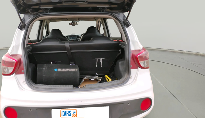 2018 Hyundai Grand i10 SPORTZ U2 1.2 KAPPA CRDI DUAL TONE, Diesel, Manual, 1,17,579 km, exterior