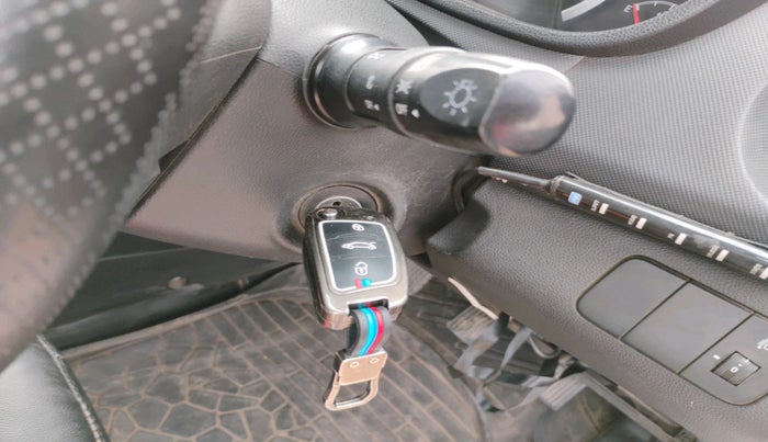 2018 Hyundai Grand i10 SPORTZ U2 1.2 KAPPA CRDI DUAL TONE, Diesel, Manual, 1,17,579 km, interior