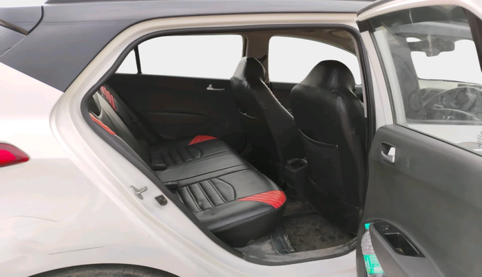 2018 Hyundai Grand i10 SPORTZ U2 1.2 KAPPA CRDI DUAL TONE, Diesel, Manual, 1,17,579 km, interior