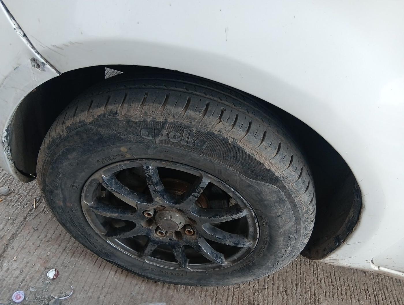 2009 Maruti Ritz VXI, Petrol, Manual, 1,54,099 km, tyre