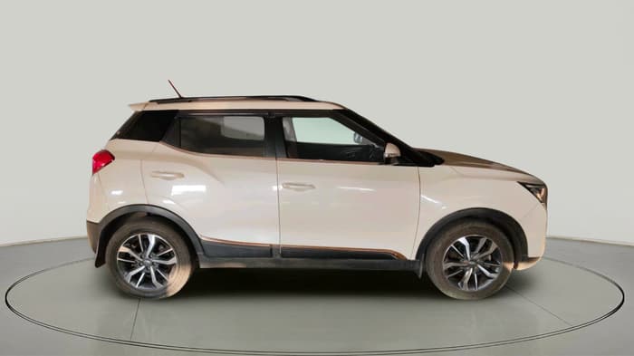 2021 Mahindra XUV300 W8 (O) 1.5 DIESEL, Diesel, Manual, 71,083 km, exterior