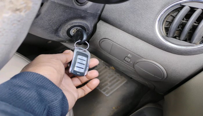 2011 Hyundai i10 MAGNA 1.2, Petrol, Manual, 1,18,414 km, interior