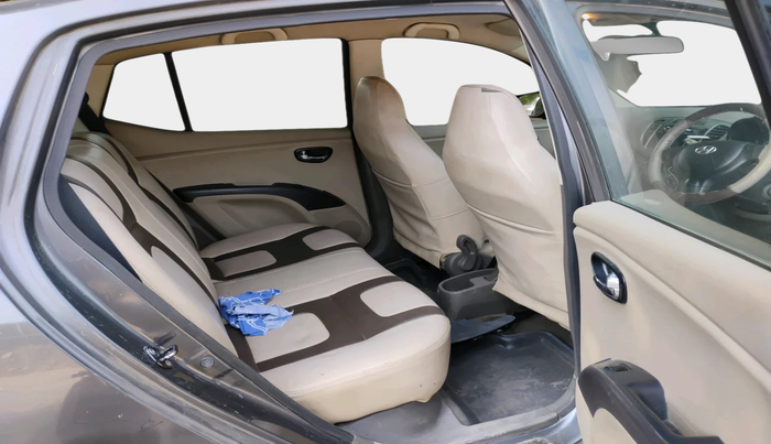 2011 Hyundai i10 MAGNA 1.2, Petrol, Manual, 1,18,414 km, interior