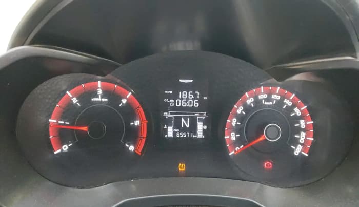 2022 Mahindra XUV300 W6 1.5 Diesel, Diesel, Manual, 65,571 km, interior