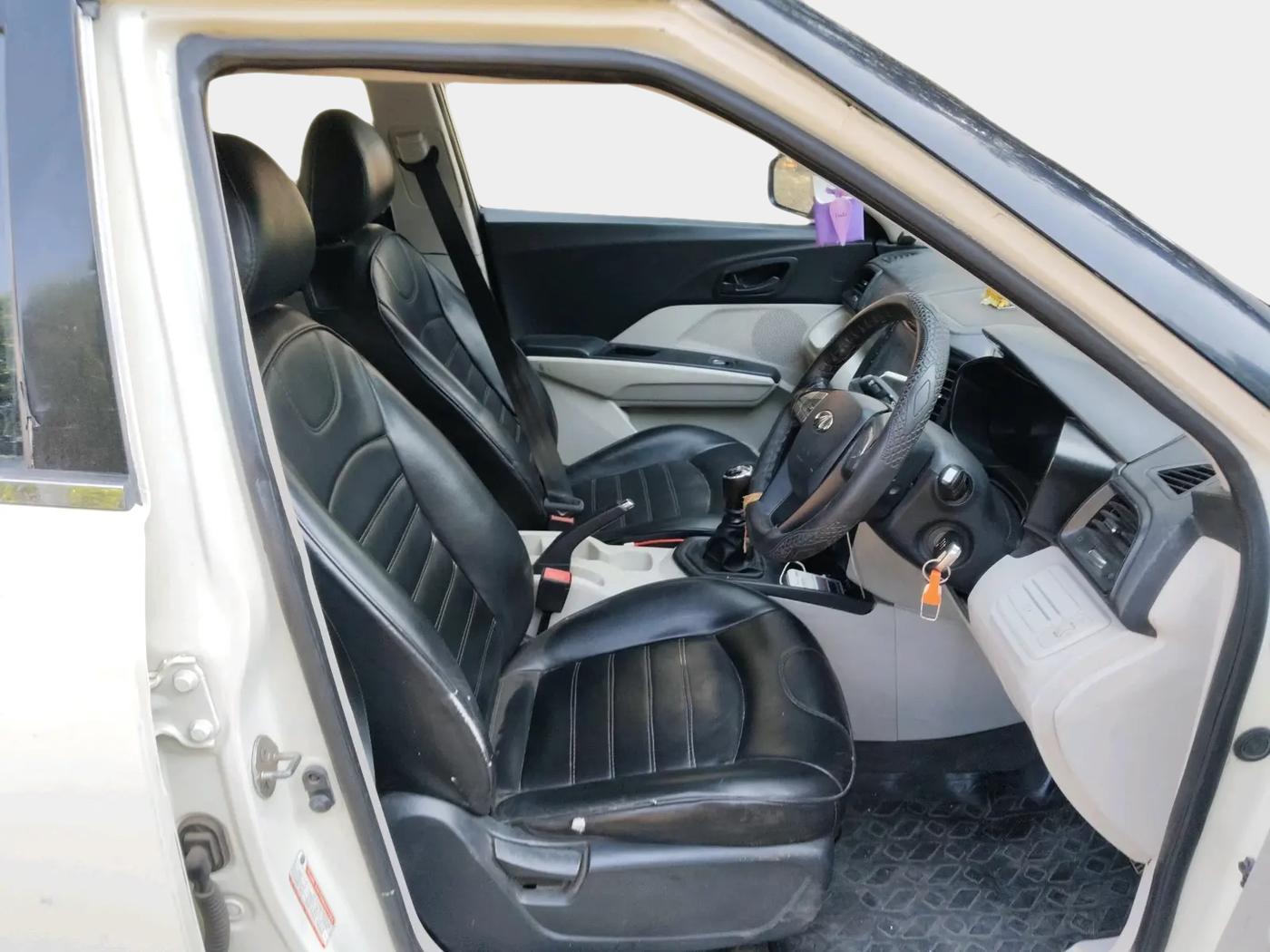 2022 Mahindra XUV300 W6 1.5 Diesel, Diesel, Manual, 65,571 km, interior