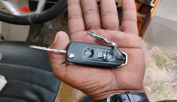 2016 Tata Tiago XZ PETROL, Petrol, Manual, 1,09,481 km, interior